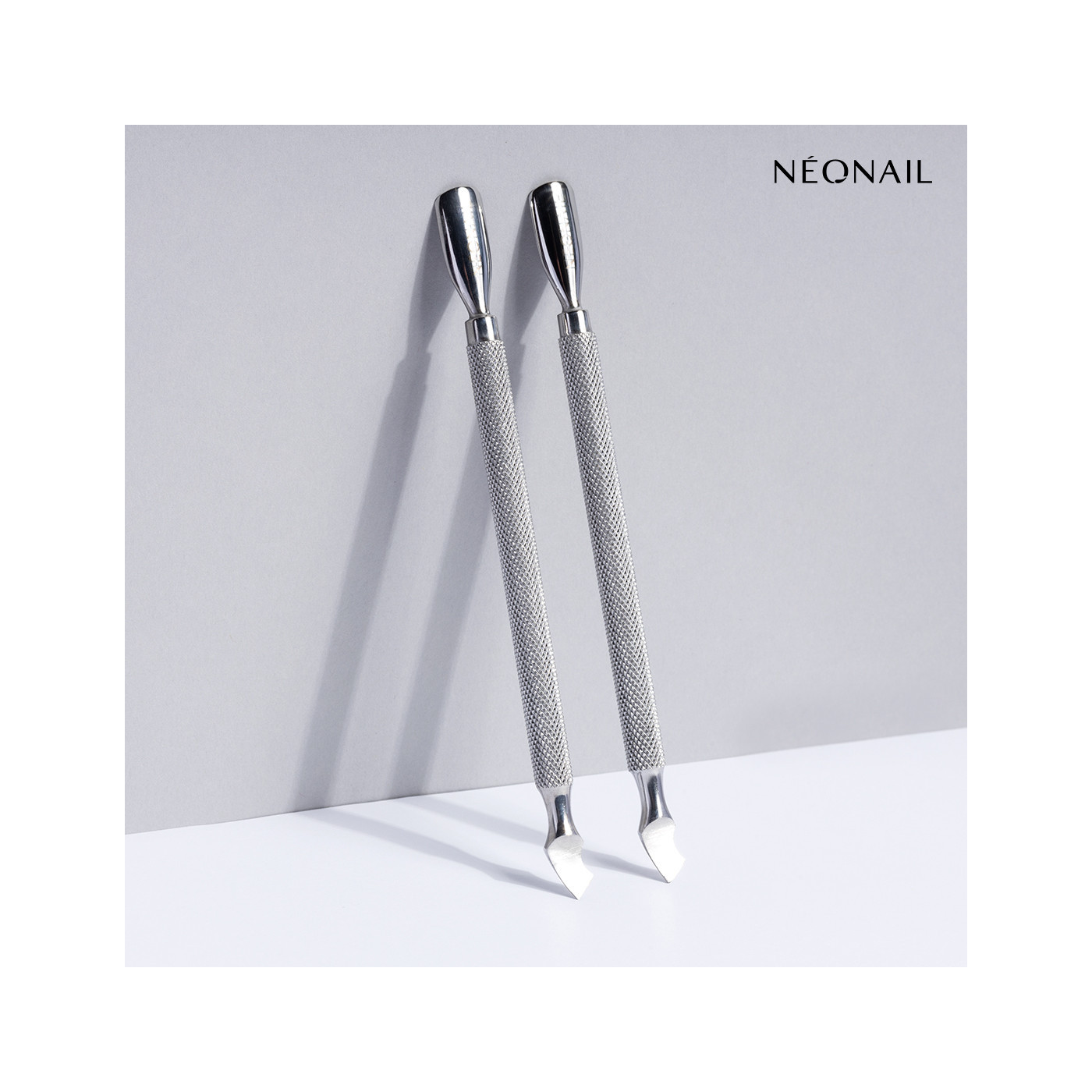 Pousse Cuticules en m&eacute;tal 01