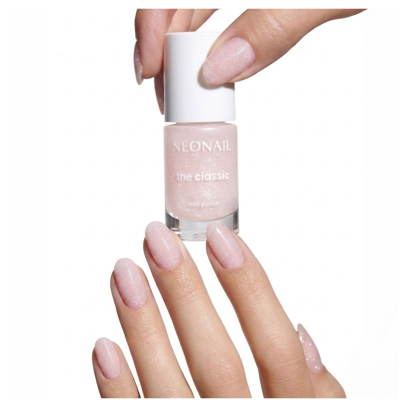 Vernis &agrave; ongles classique blanc &agrave; particules paillet&eacute;es : Glittery Milk 01 &ndash; des ongles laiteux et lumineuxVernis &agrave; ongles clas