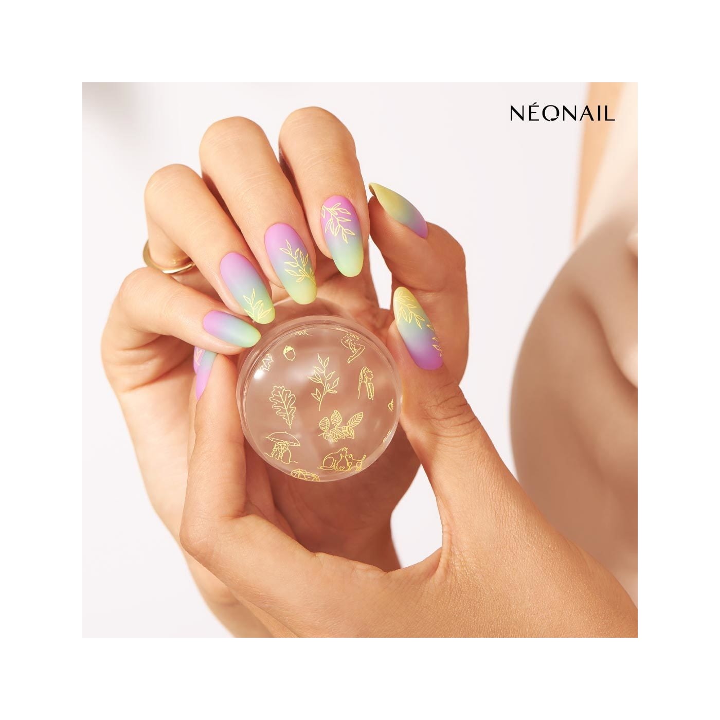 Vernis semi-permanent 7,2 ml – Feel Divine Vernis semi-permanent 7,2 ml – Feel Divine