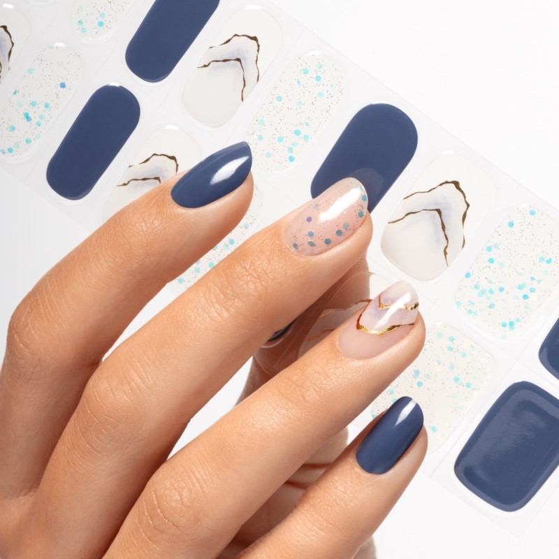 Gel Nail Stickers - manucure bleu avec effet marbr&eacute;