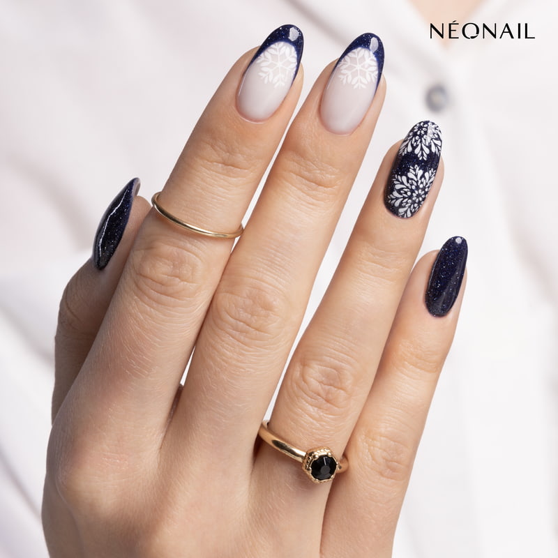 Snowflakes & Elegance: Stamping Your Nails into Winter Bliss